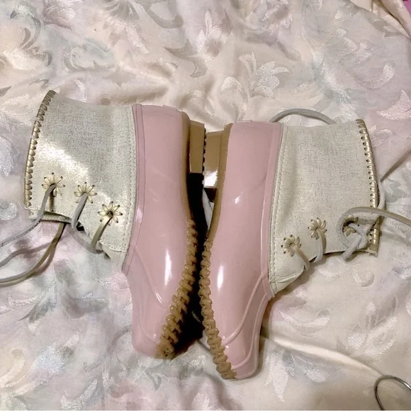 JACK ROGERS Chloe Pink Duck Ankle Boots Lace Up Shimmery Sherpa Lined Size 6 - Picture 3 of 10